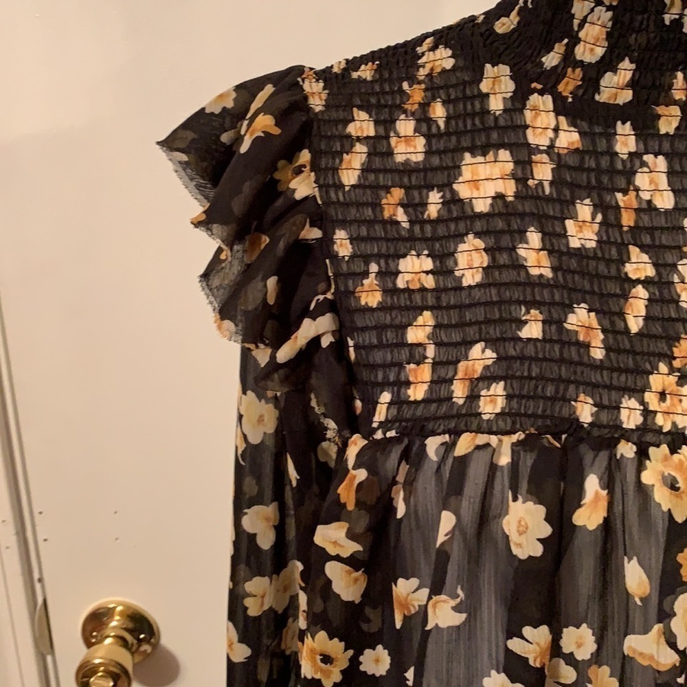 NWT OPT One Pretty Time High Neck Floral Blouse M - Picture 4 of 9
